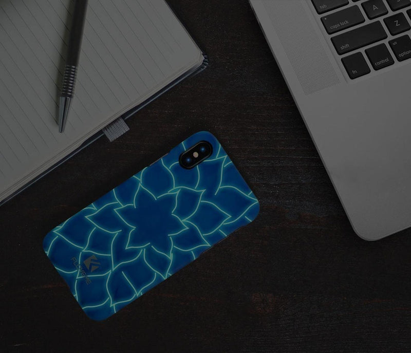 Funda Luminosa Para iPhone Hojas Brilla En Oscuridad Hombre