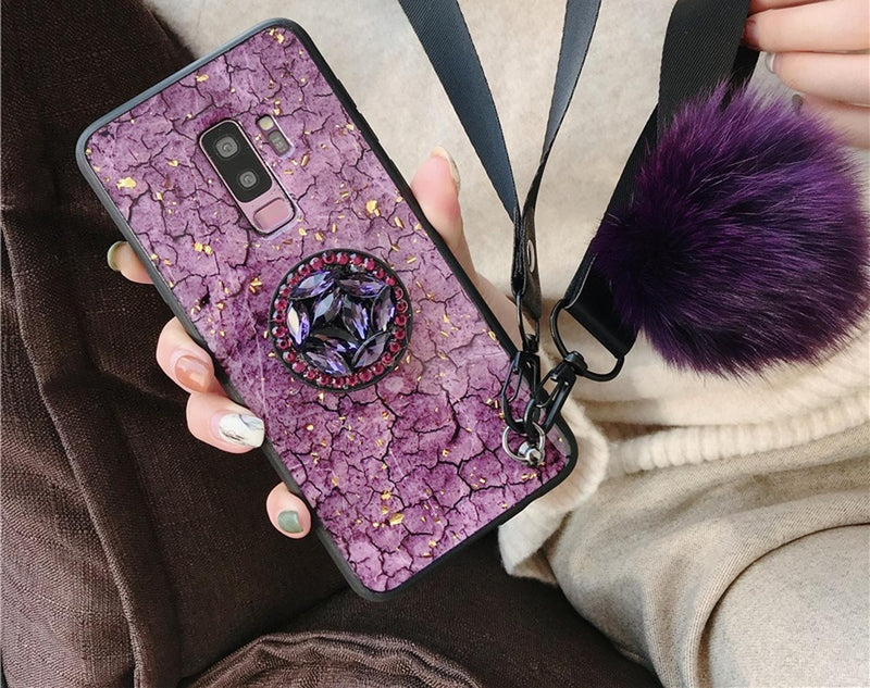 Funda Marmol para iPhone 14 Plus + Mica + Pompon + Sujetador